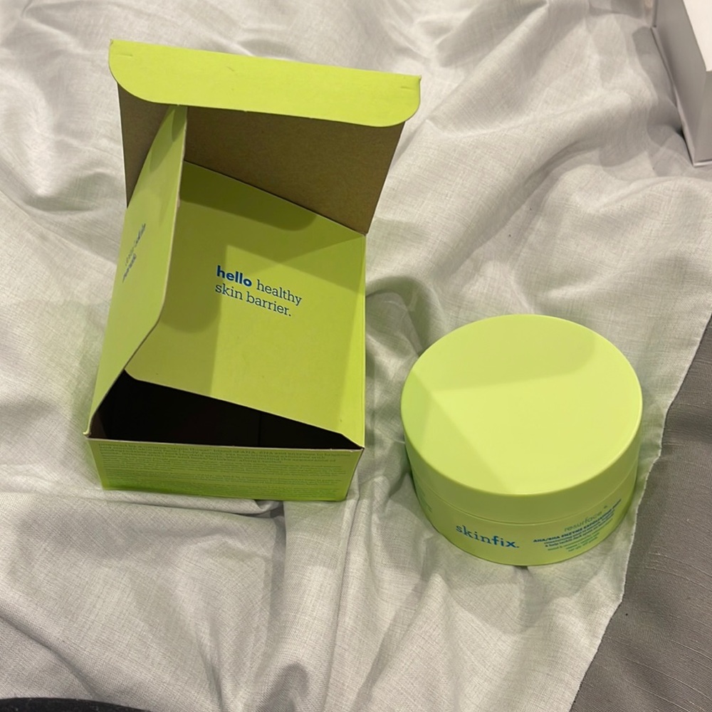 Skin FX exfoliating pads